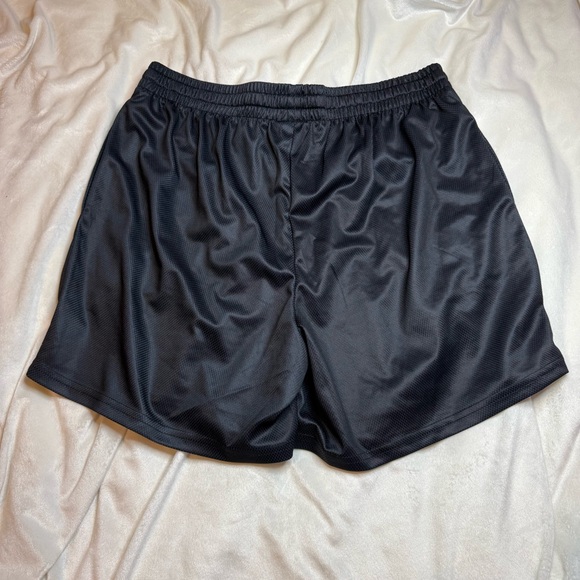 Invicta Kuru men’s large Black/red mesh Shorts with Anime design 4” inseam - Picture 7 of 8